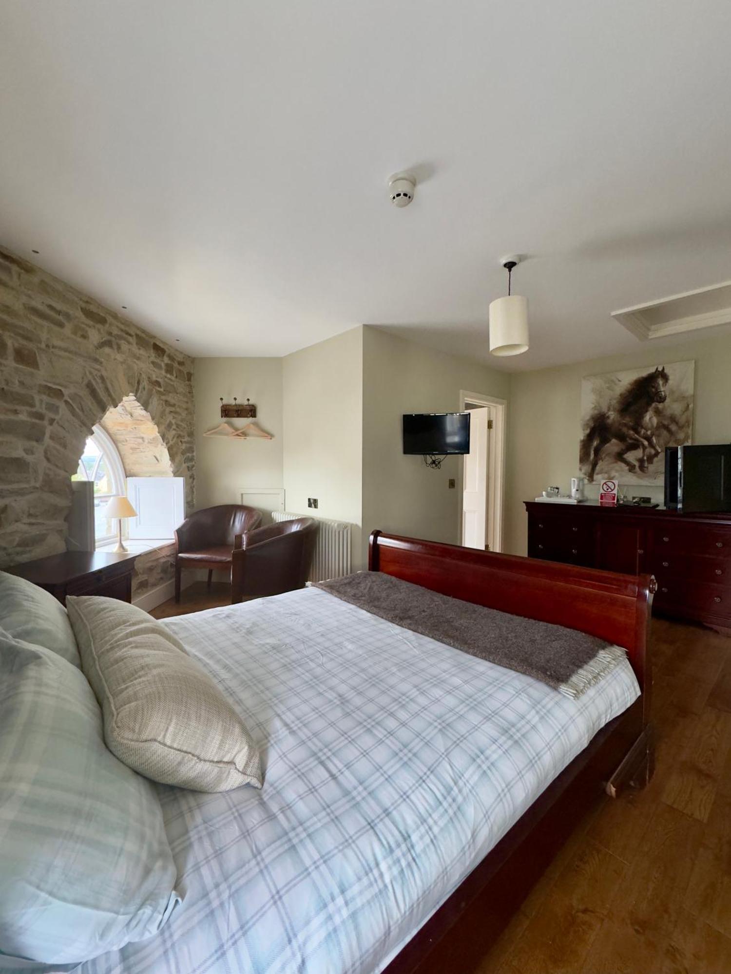 Cross Hands Hotel Llanybyther Esterno foto