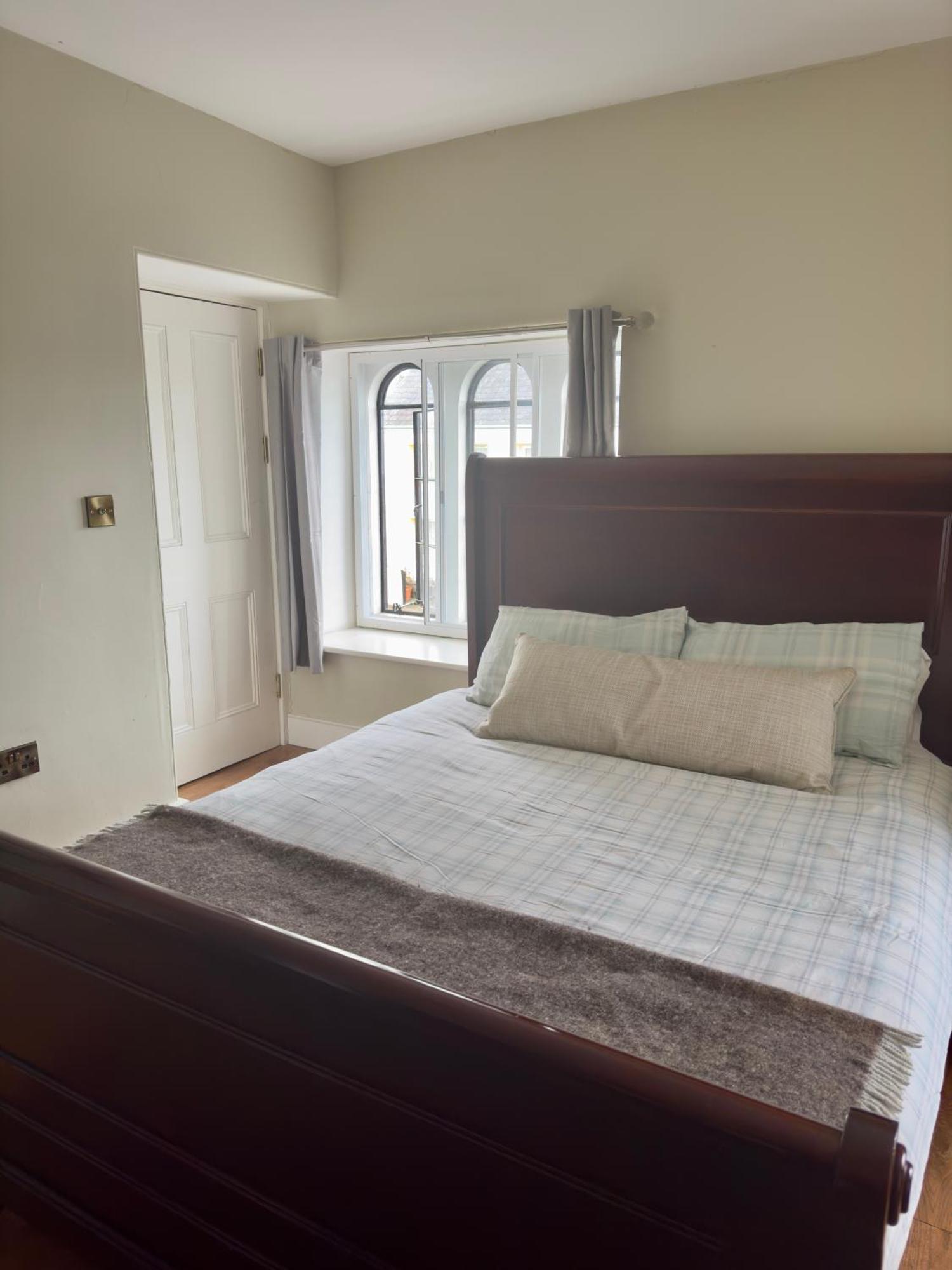 Cross Hands Hotel Llanybyther Esterno foto